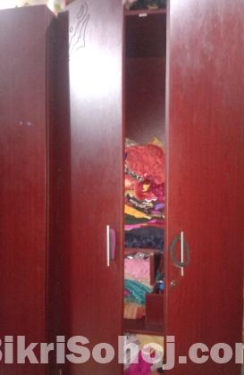 ২টি আলমারি বিক্রি করা হবে